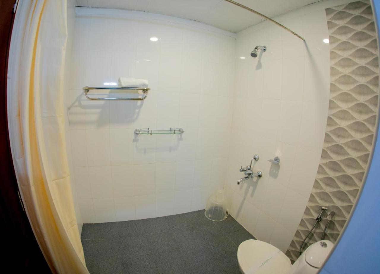 Lals Residency Hotell Adur Eksteriør bilde